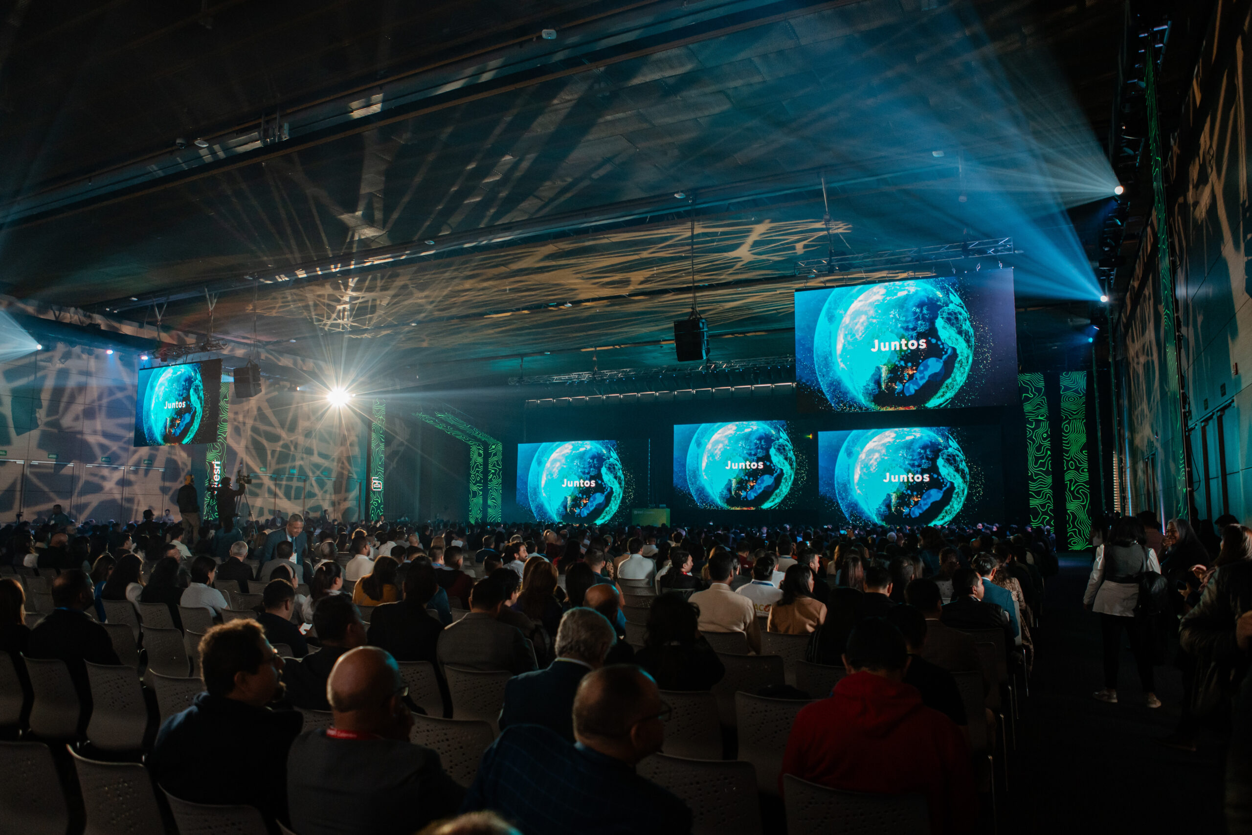 Plenaria audiencia cierre CUE 2024 Plenaria audiencia cierre CUE 2024