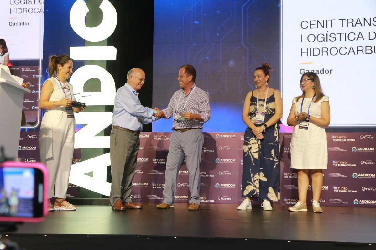 Premiación escenario ANDICOM 2024